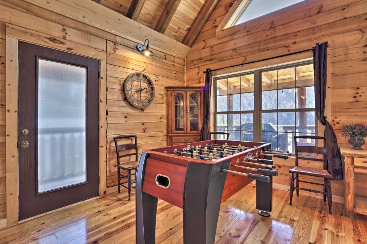 Gatlinburg Cabin With Loft And Game Room 1 Mi To Town Eksteriør billede