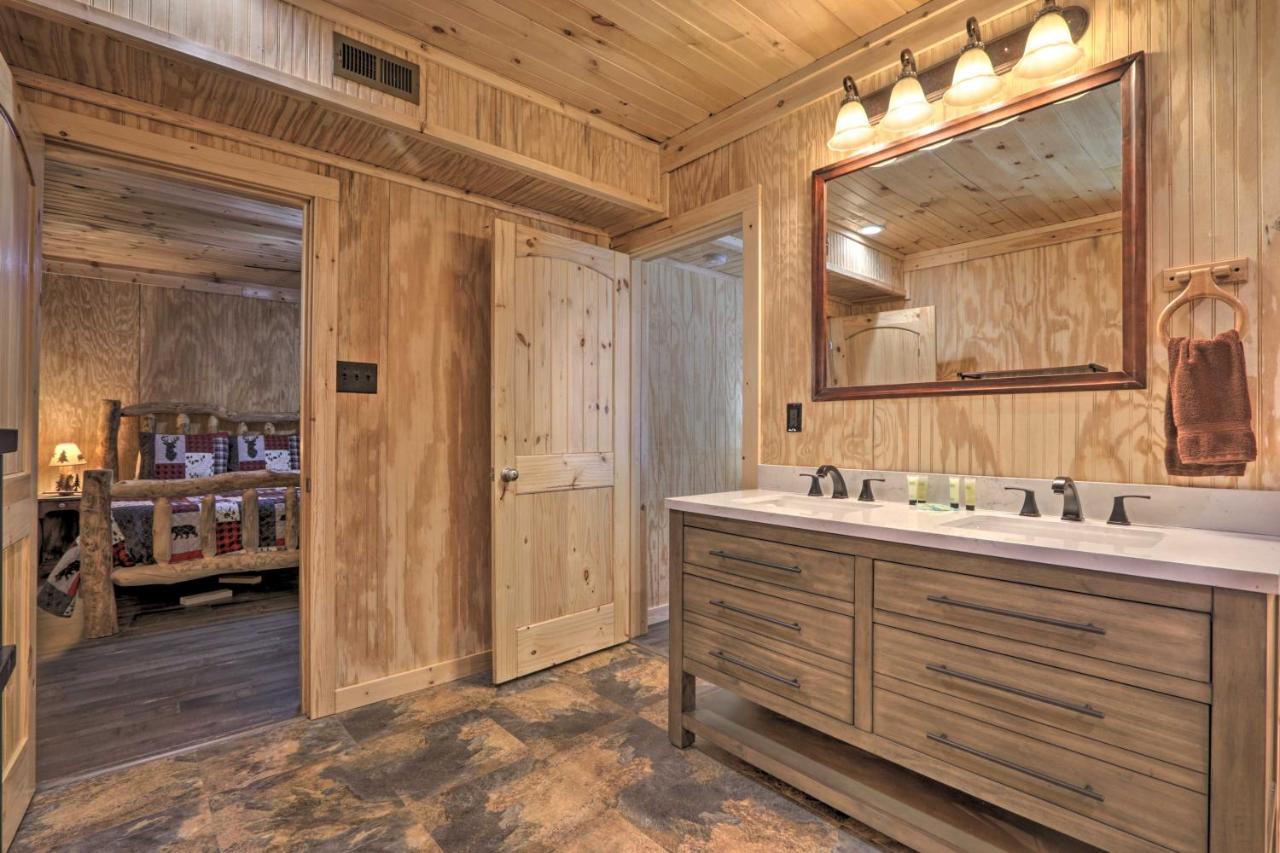 Gatlinburg Cabin With Loft And Game Room 1 Mi To Town Eksteriør billede