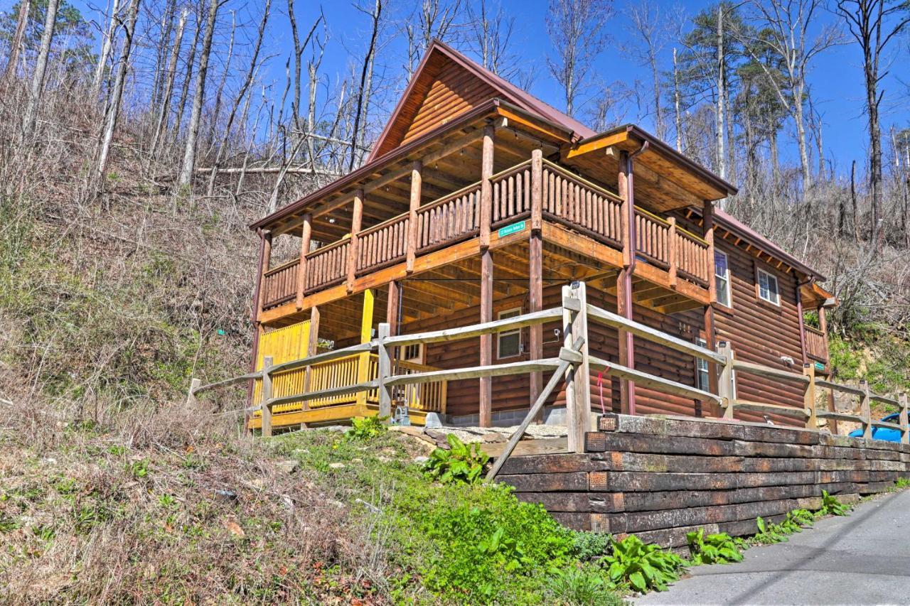 Gatlinburg Cabin With Loft And Game Room 1 Mi To Town Eksteriør billede