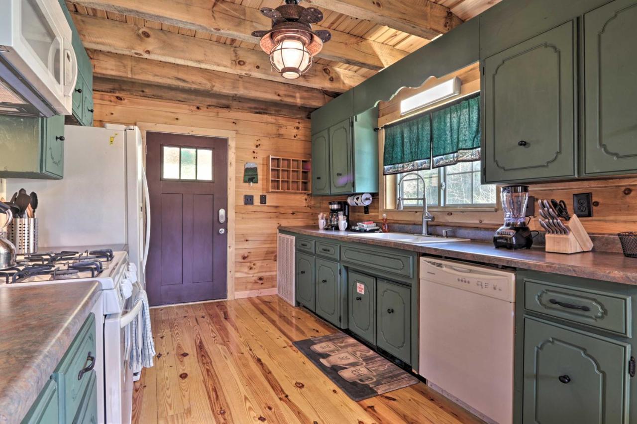 Gatlinburg Cabin With Loft And Game Room 1 Mi To Town Eksteriør billede