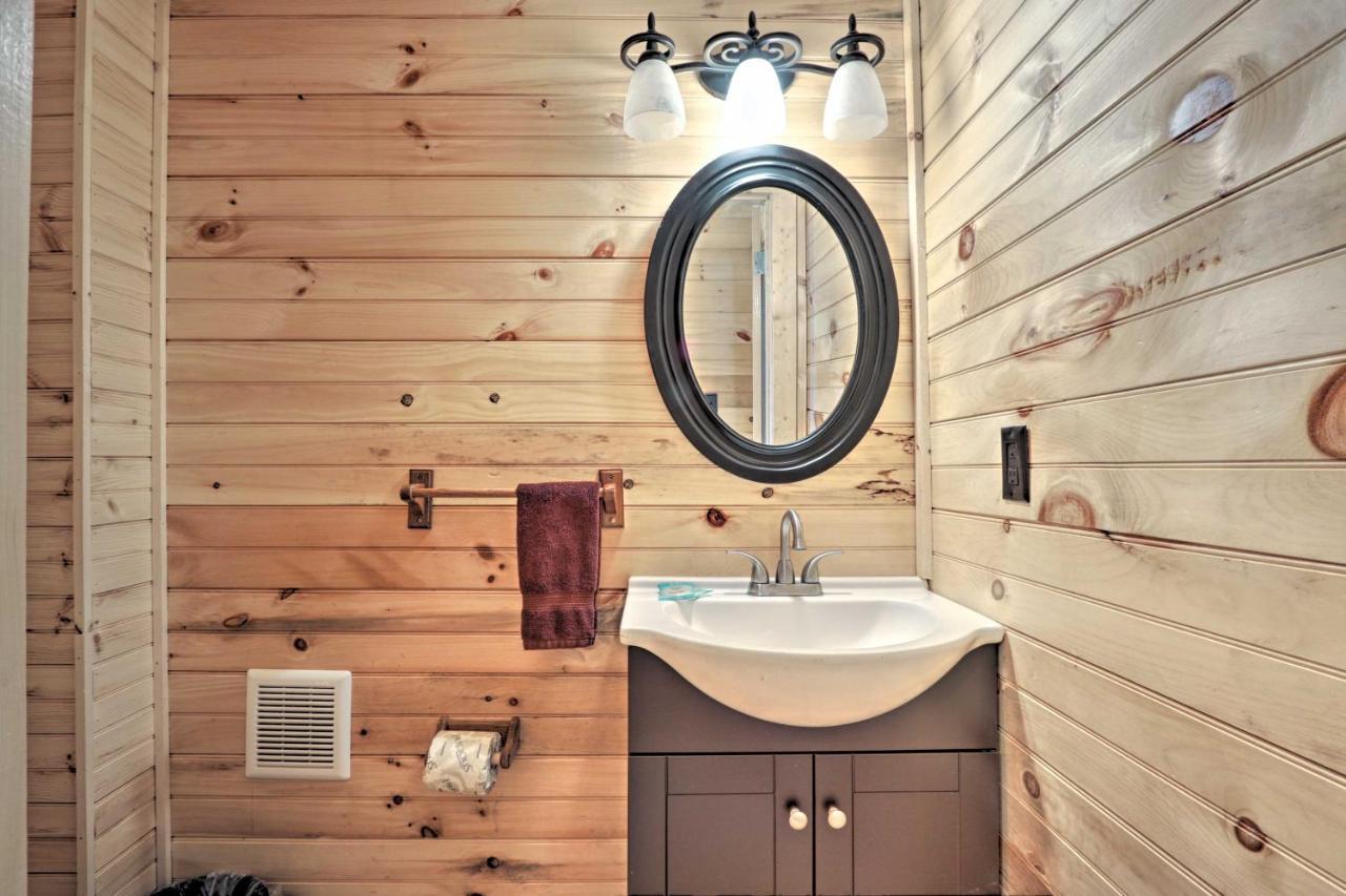 Gatlinburg Cabin With Loft And Game Room 1 Mi To Town Eksteriør billede
