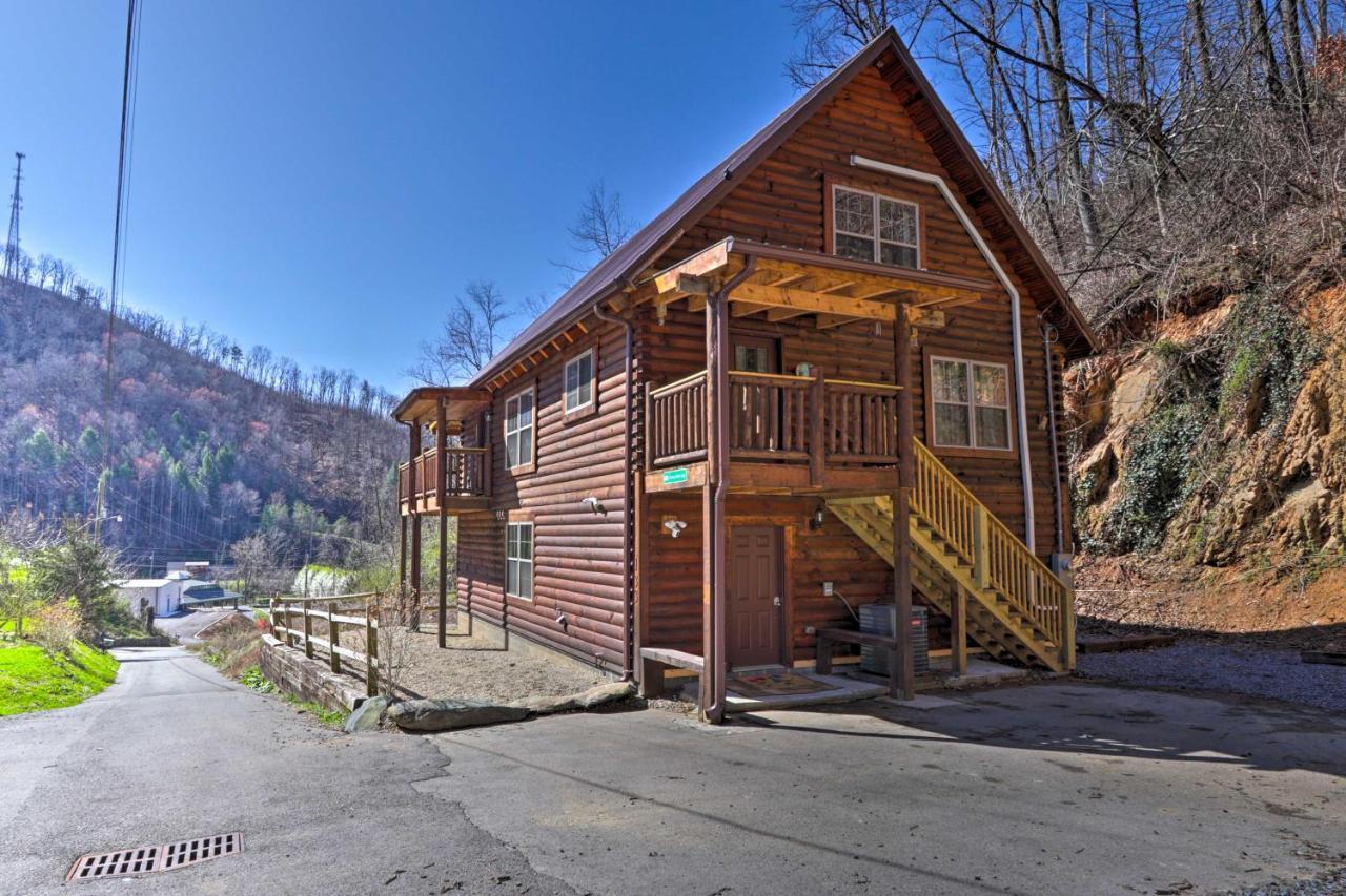 Gatlinburg Cabin With Loft And Game Room 1 Mi To Town Eksteriør billede