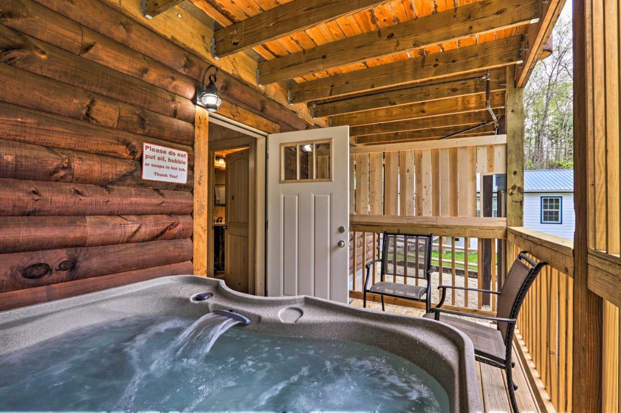 Gatlinburg Cabin With Loft And Game Room 1 Mi To Town Eksteriør billede